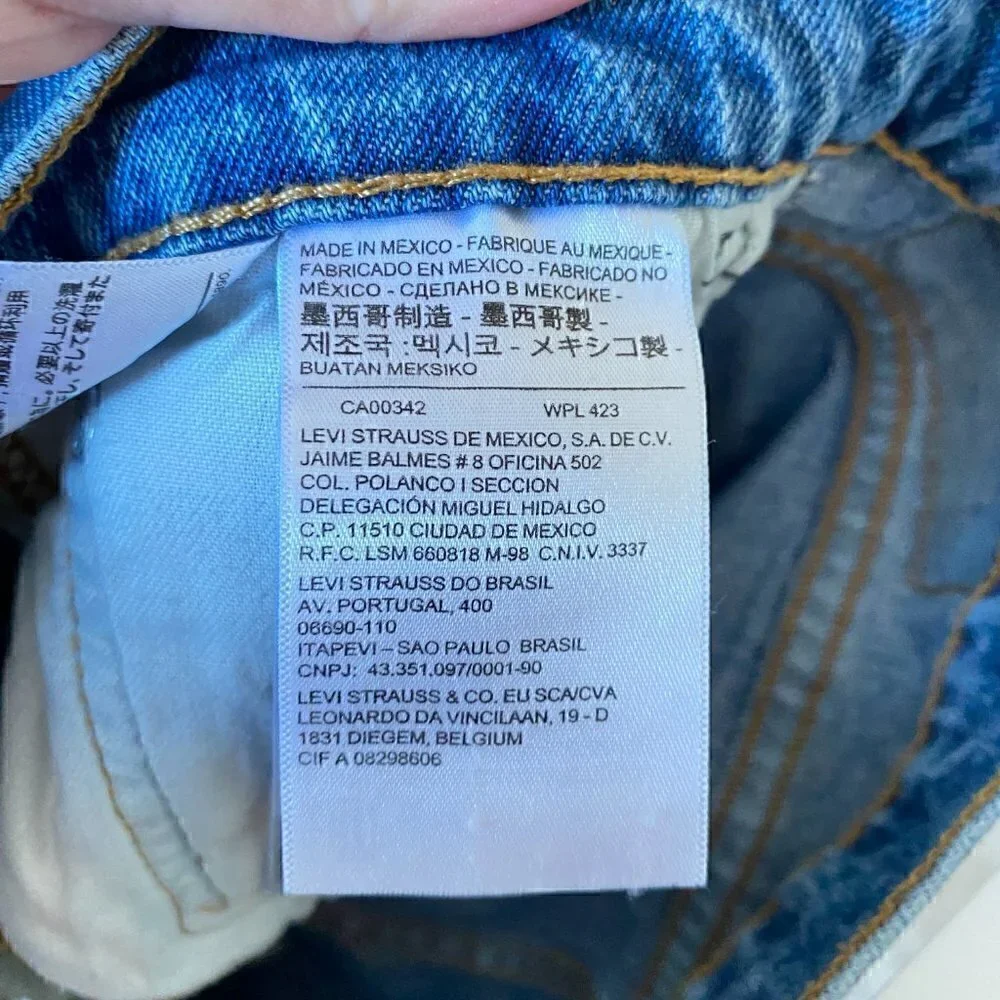 Levis no rise knee stonewashed